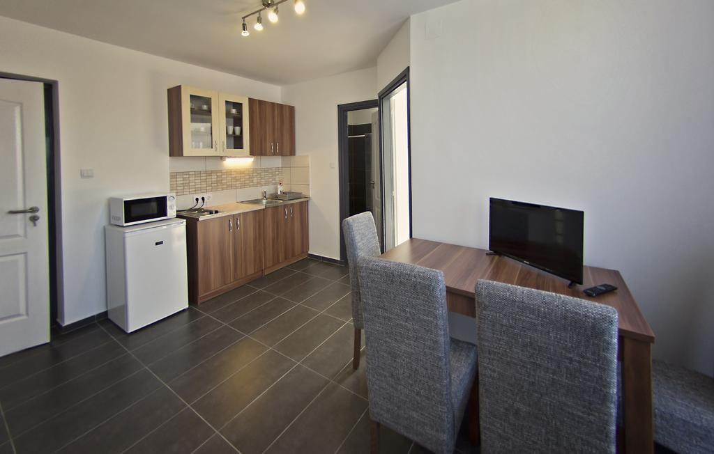 Luca Apartman Sopron Phòng bức ảnh