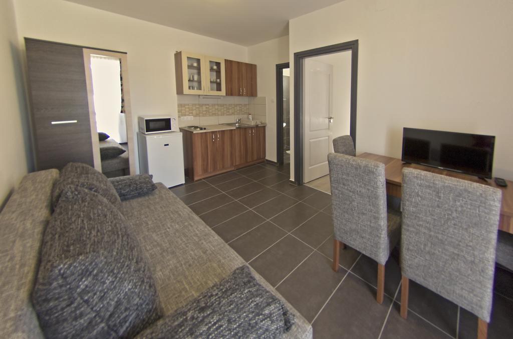 Luca Apartman Sopron Phòng bức ảnh